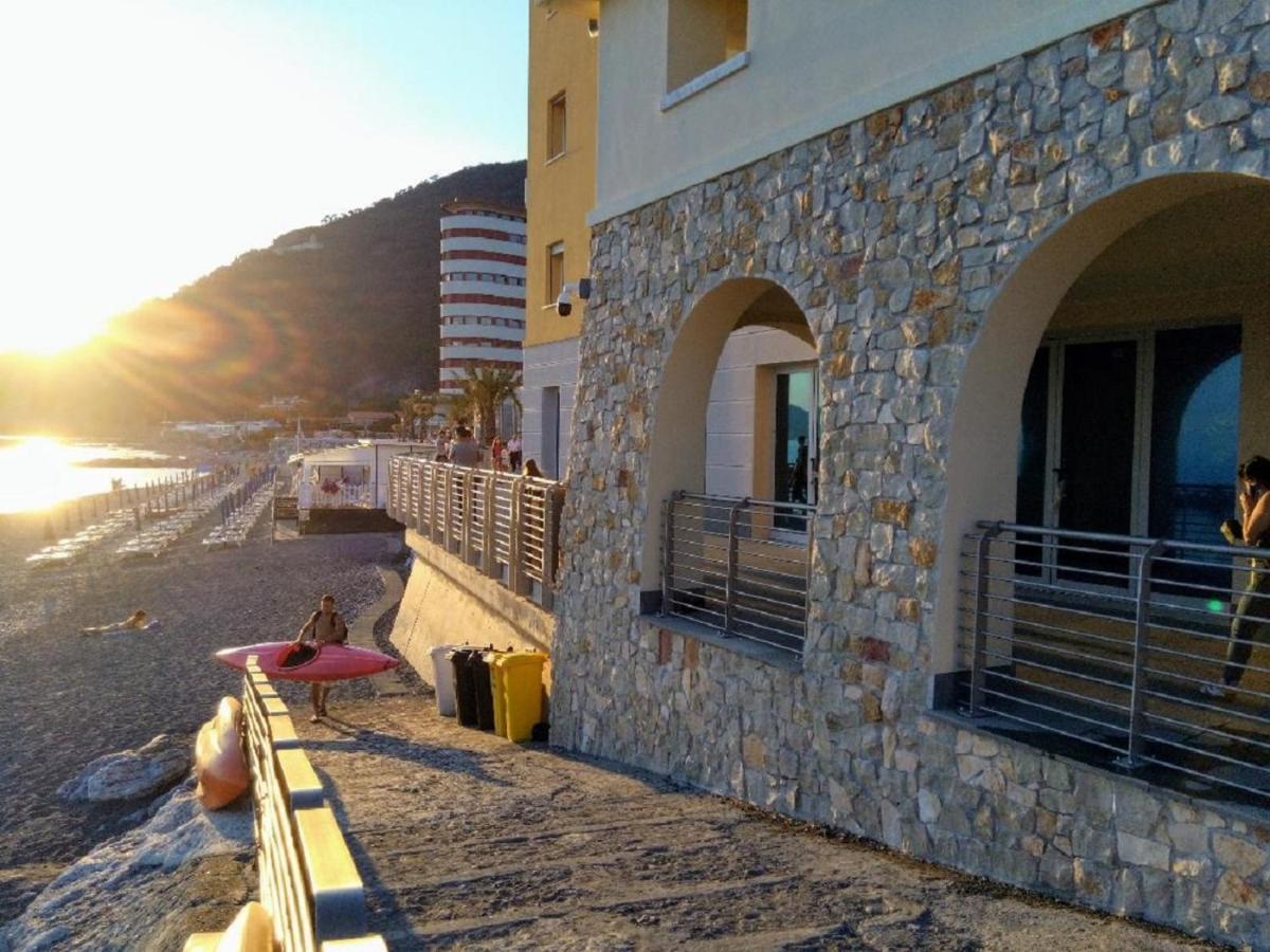 Il Nido Di Alice Apartment Chiavari Luaran gambar